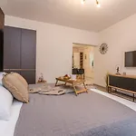 Apartment A&m